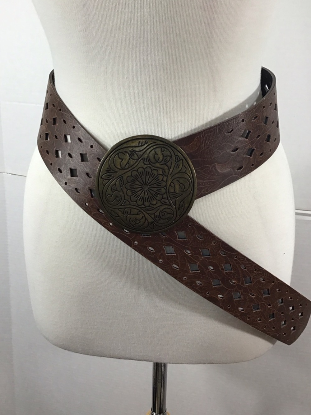 Vintage 90’s Y2K Wide Brown laser cut Leather Belt  Medallion Buckle boho M/L